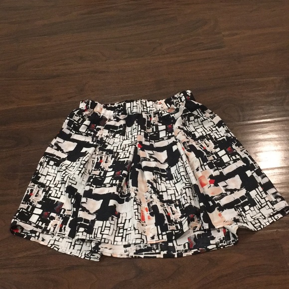 Mini skirt - Picture 1 of 3